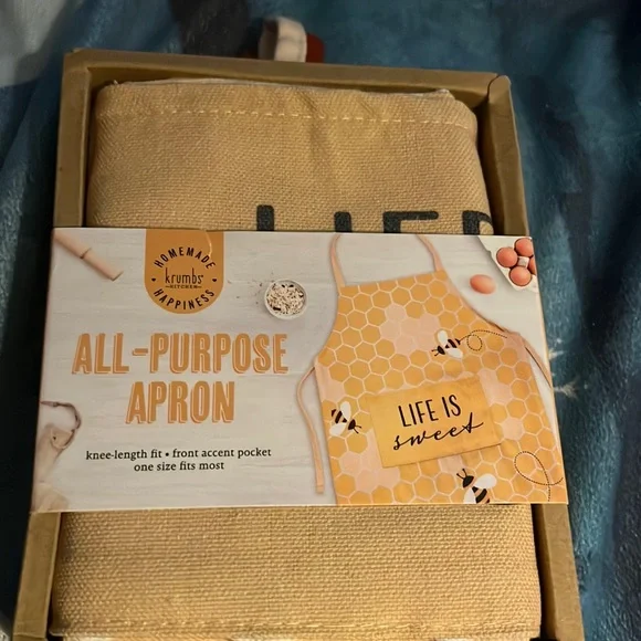 KRUMBS KITCHEN HOMEMADE HAPPINESS APRON -
LIFE IS SWEET - Picture 1 of 3